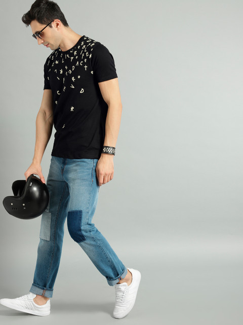

Roadster Men Black Printed Round Neck T-shirt