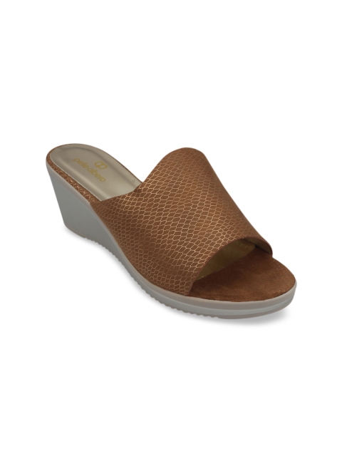 

pelle albero Women Brown Textured Sandals