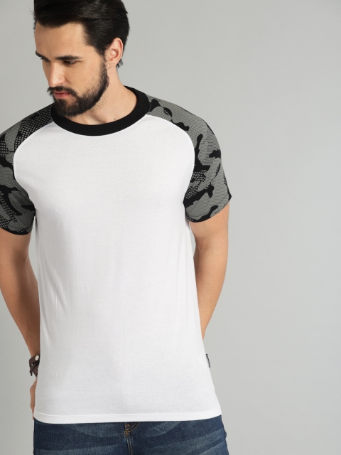 

Roadster Men White Solid Round Neck T-shirt