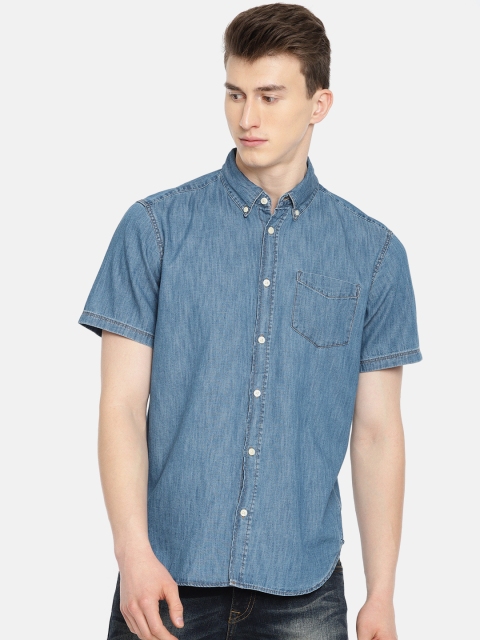 

GAP Men Blue Solid Wearlight Denim Short Sleeve Shirt