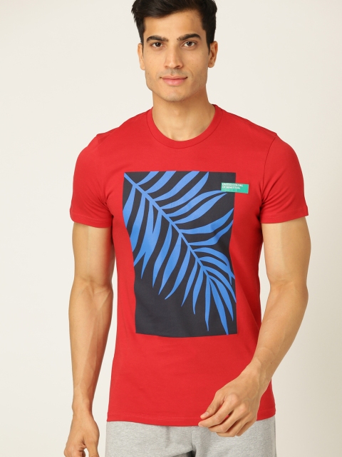 

United Colors of Benetton Men Red Printed Round Neck T-shirt