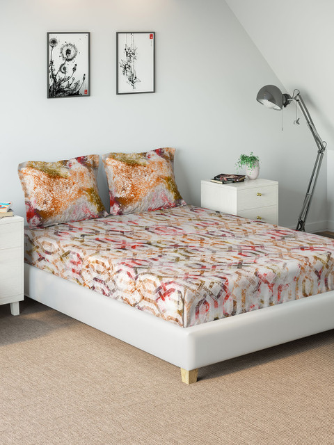 

DDecor Red Geometric 144 TC Cotton 1 King Bedsheet with 2 Pillow Covers