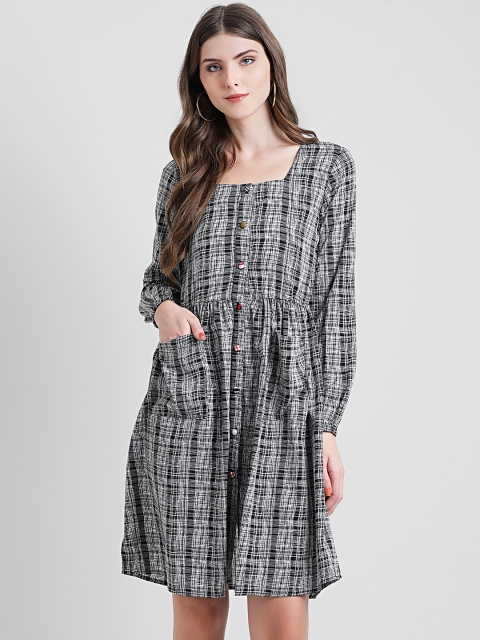 

Leo Sansini Women Black & White Checked Fit and Flare Dress