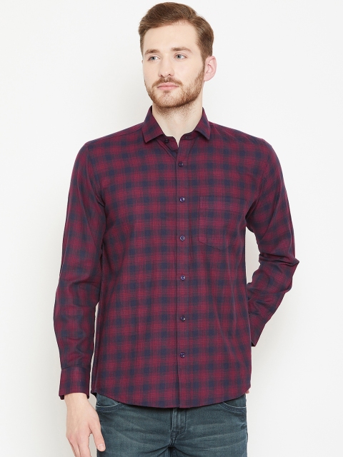 

Shaftesbury London Men Maroon & Navy Blue Smart Slim Fit Checked Casual Shirt