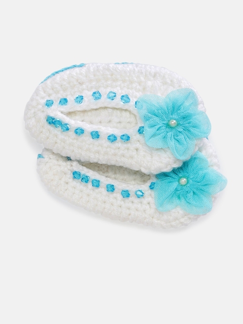 

Magic Needles Handmade Knit Crochet Woolen Autumn Winter Baby Booties, White