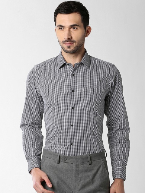 

Peter England Men Black & Grey Slim Fit Checked Formal Shirt