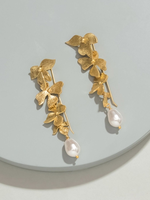 

Pipa Bella Gold-Plated & White Floral Drop Earrings