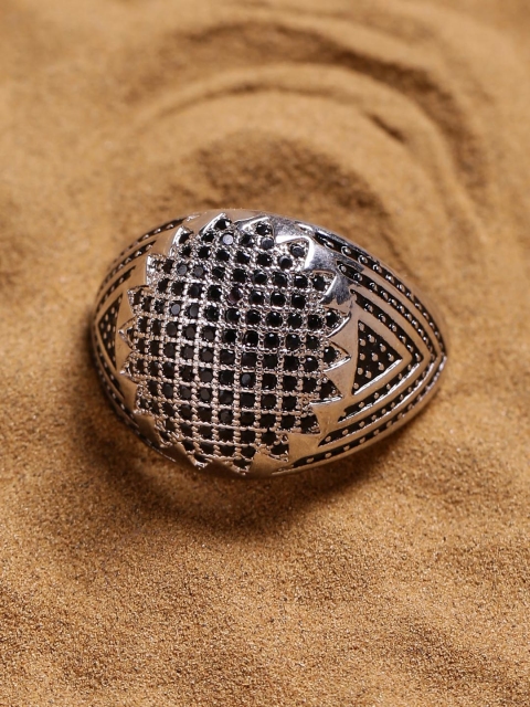 

Dare by Voylla Men Handcrafted Silver-Plated & Black Stone-Studded Finger Ring