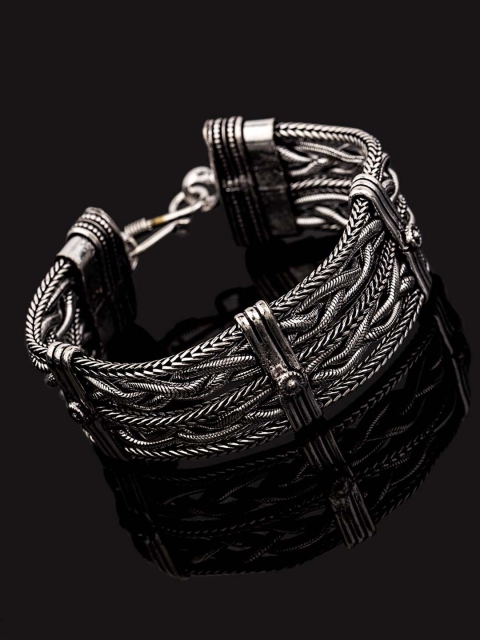

Dare by Voylla Silver-Toned Brass Silver-Plated Handcrafted Link Bracelet