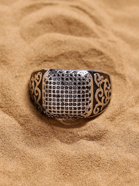 

Dare by Voylla Men Silver-Plated & Black Stone-Studded Handcrafted Finger Ring