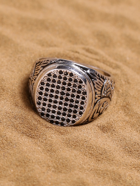 

Dare by Voylla Men Silver-Plated & Black Stone-Studded Handcrafted Finger Ring