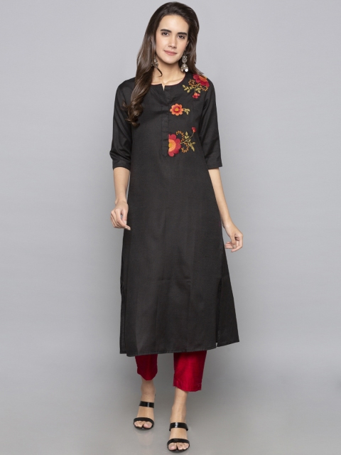 

Desi Weavess Women Black Embroidered Straight Kurta