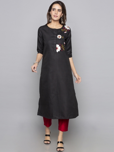 

Desi Weavess Women Black Embroidered Straight Kurta