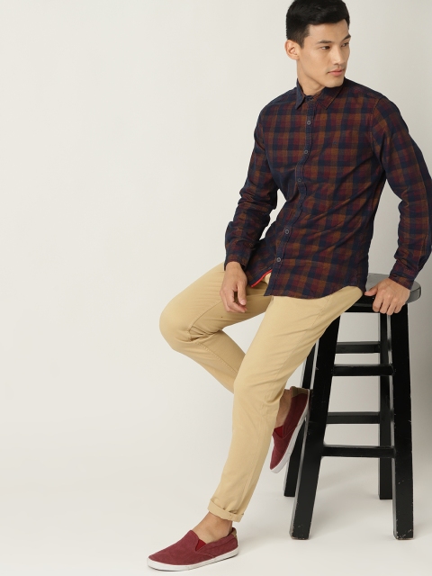 

United Colors of Benetton Men Navy Blue & Brown Slim Fit Checked Casual Shirt