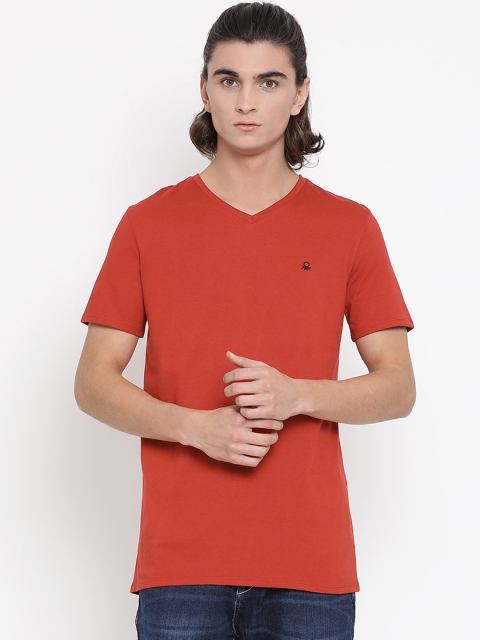 

United Colors of Benetton Men Red Solid V-Neck T-shirt