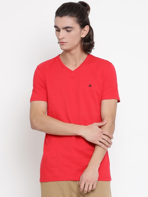 

United Colors of Benetton Men Red Solid V-Neck T-shirt