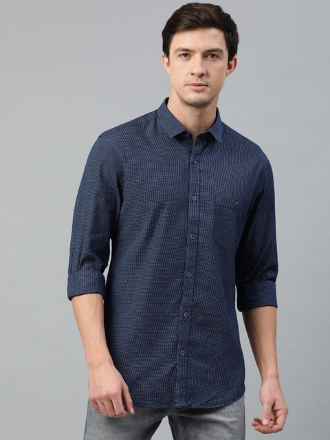 

Peter England Casuals Men Navy Blue & White Slim Fit Checked Casual Shirt