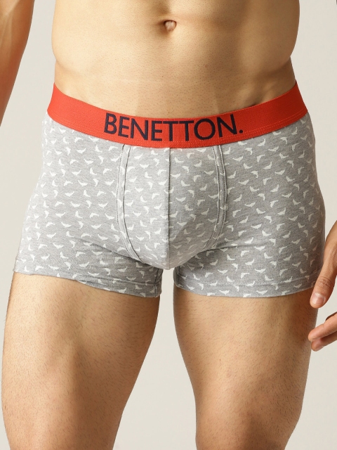 

Undercolors of Benetton Men Grey & White Printed Trunks 19P3P80BP29DI902