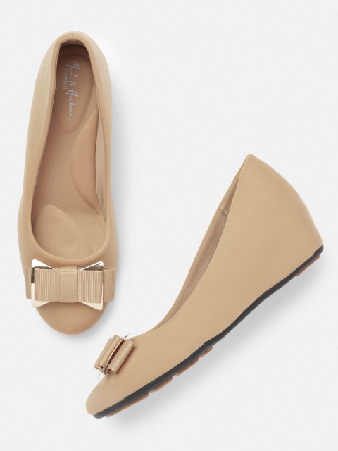 

Mast & Harbour Women Beige Solid Pumps