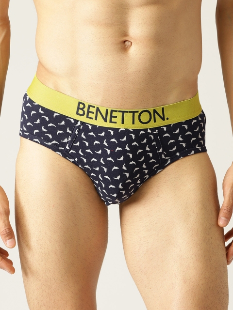 

Undercolors of Benetton Men Navy Blue & Off-White Printed Briefs 19P3P80VP28DI901