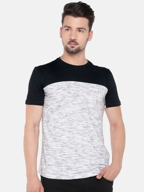 

Globus Men Black Colourblocked Round Neck T-shirt