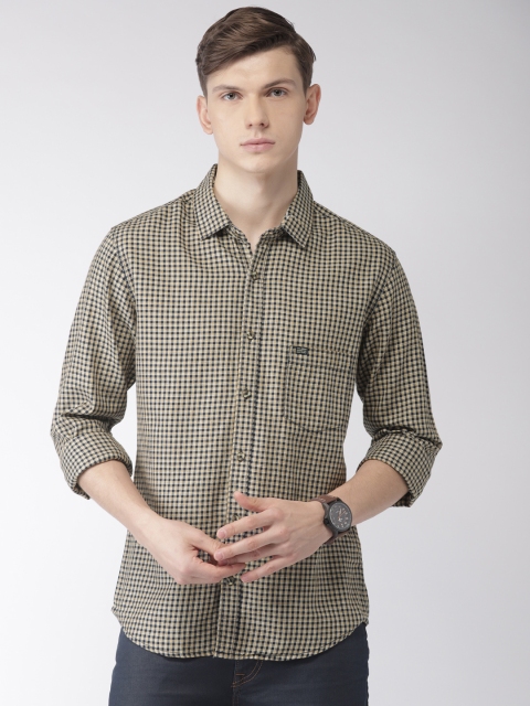 

The Indian Garage Co Men Beige & Navy Blue Slim Fit Checked Casual Shirt