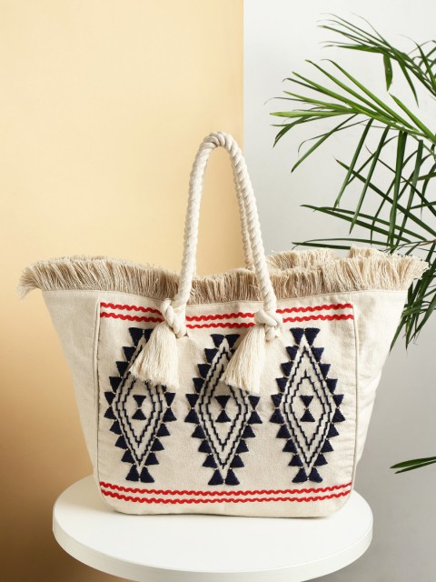 

ALII AND ALIIZEY Off-White & Navy Patterned Tote Bag