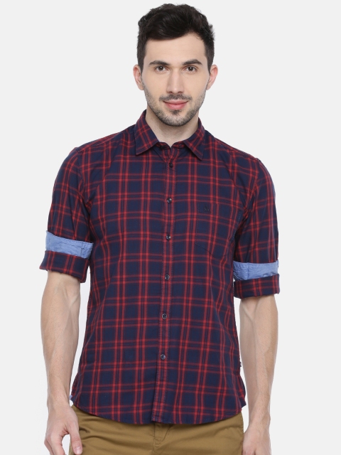 

Parx Men Red & Navy Blue Slim Fit Checked Casual Shirt
