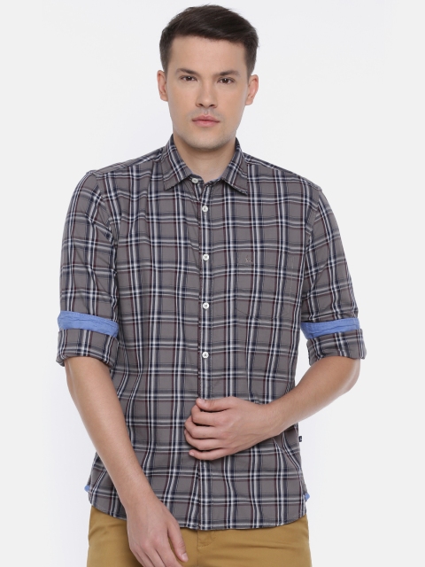 

Parx Men Grey Slim Fit Checked Casual Shirt
