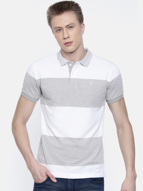 

Classic Polo Men White Striped Polo Collar T-shirt