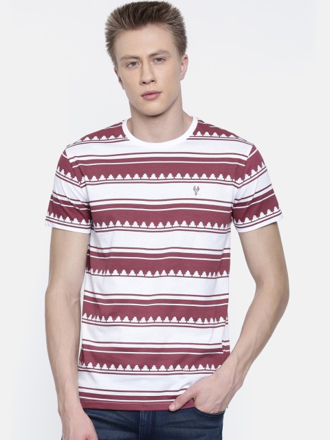 

Classic Polo Men White Striped Round Neck T-shirt