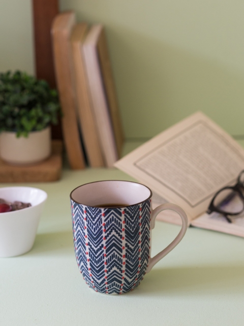 

Chumbak White Printed Ceramic Mug