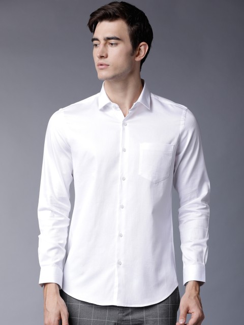 

Black coffee Men White Slim Fit Solid Casual Shirt