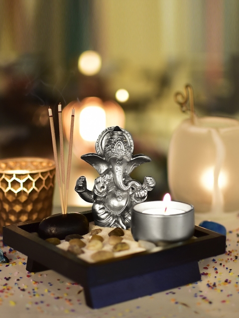 

Archies Unisex Silver-Toned Ganesha Showpiece