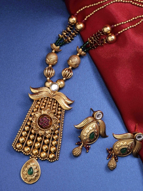 

Priyaasi Maroon & Green Gold-Plated Beaded Handcrafted Jewellery Set