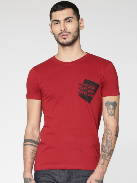

ONLY & SONS Men Red Solid Round Neck T-shirt