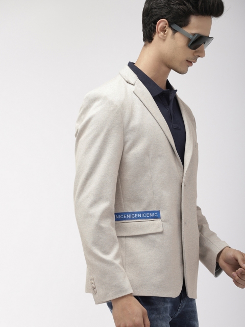 

Harvard Grey Solid Regular Fit Single-Breasted Casual Blazer