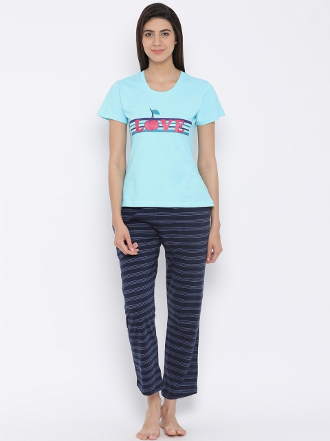 

Clovia Women Blue Printed Night suit LS0409P03