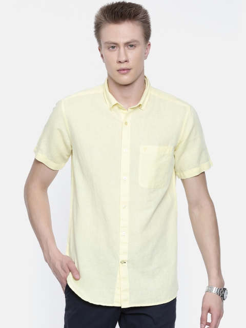 

Classic Polo Men Yellow Slim Fit Solid Casual Shirt