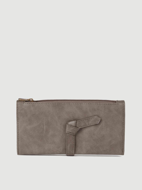 

Baggit Women Brown Solid Two Fold Wallet