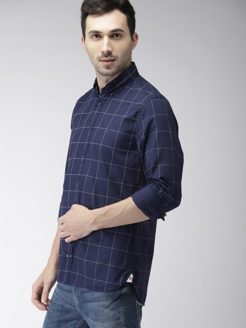 

Tommy Hilfiger Men Navy Blue & White Regular Fit Checked Casual Shirt