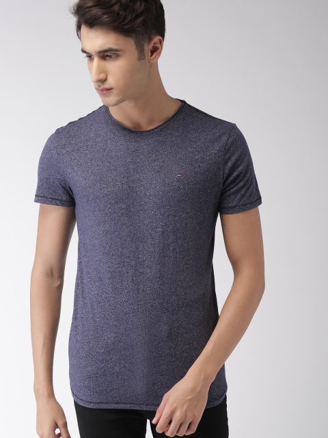 

Tommy Hilfiger Men Navy Blue Solid Round Neck T-shirt