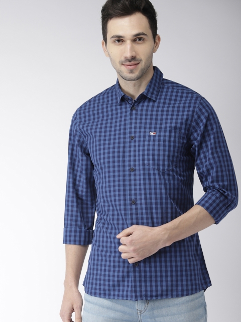 

Tommy Hilfiger Men Blue Regular Fit Checked Casual Shirt