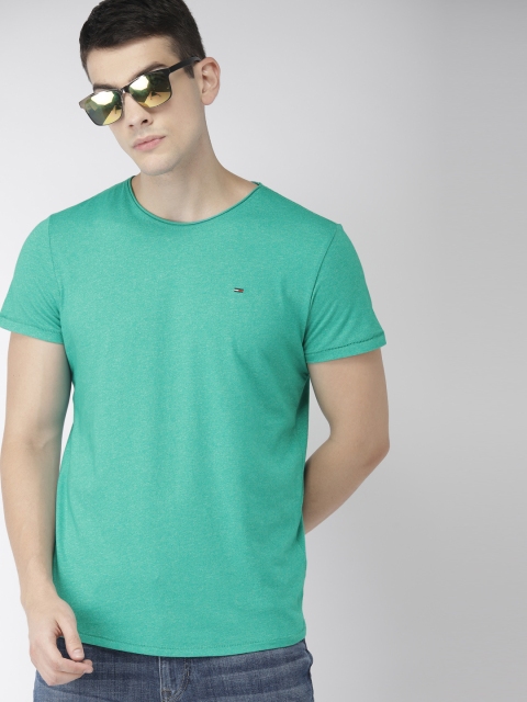 

Tommy Hilfiger Men Green Solid Round Neck T-shirt