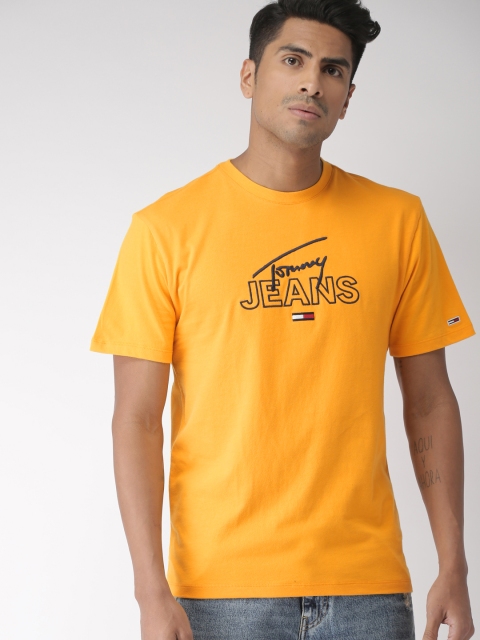 

Tommy Hilfiger Men Yellow Self Design Round Neck T-shirt