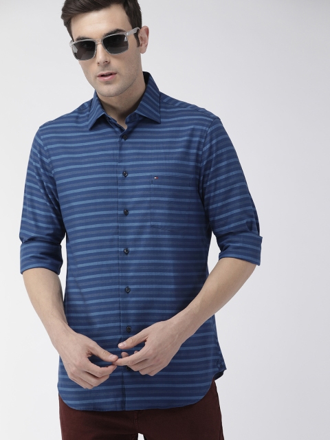 

Tommy Hilfiger Men Navy Blue Regular Fit Striped Casual Shirt