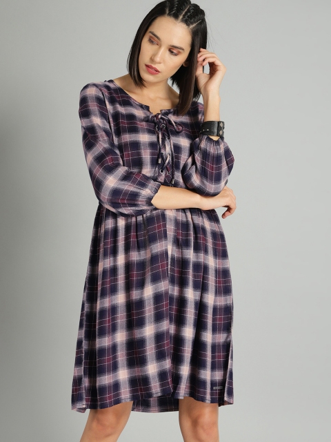 

The Roadster Lifestyle Co Women Navy Blue & Burgundy Fit and Flare Dress