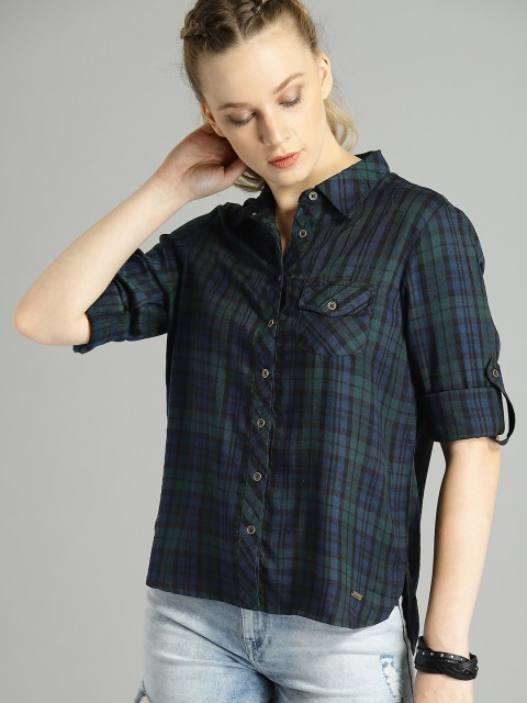 

The Roadster Lifestyle Co Women Green & Navy Blue Regular Fit Checked Casual Shirt