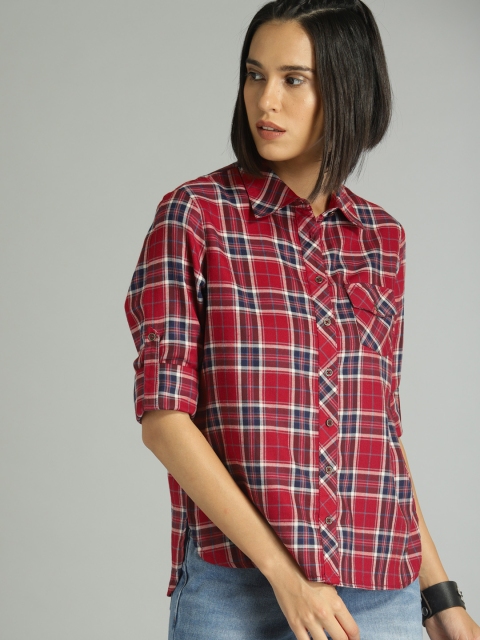 

The Roadster Lifestyle Co Women Red & Blue Regular Fit Checked Casual Shirt