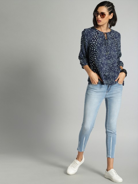 

Roadster Women Navy Printed Top, Navy blue